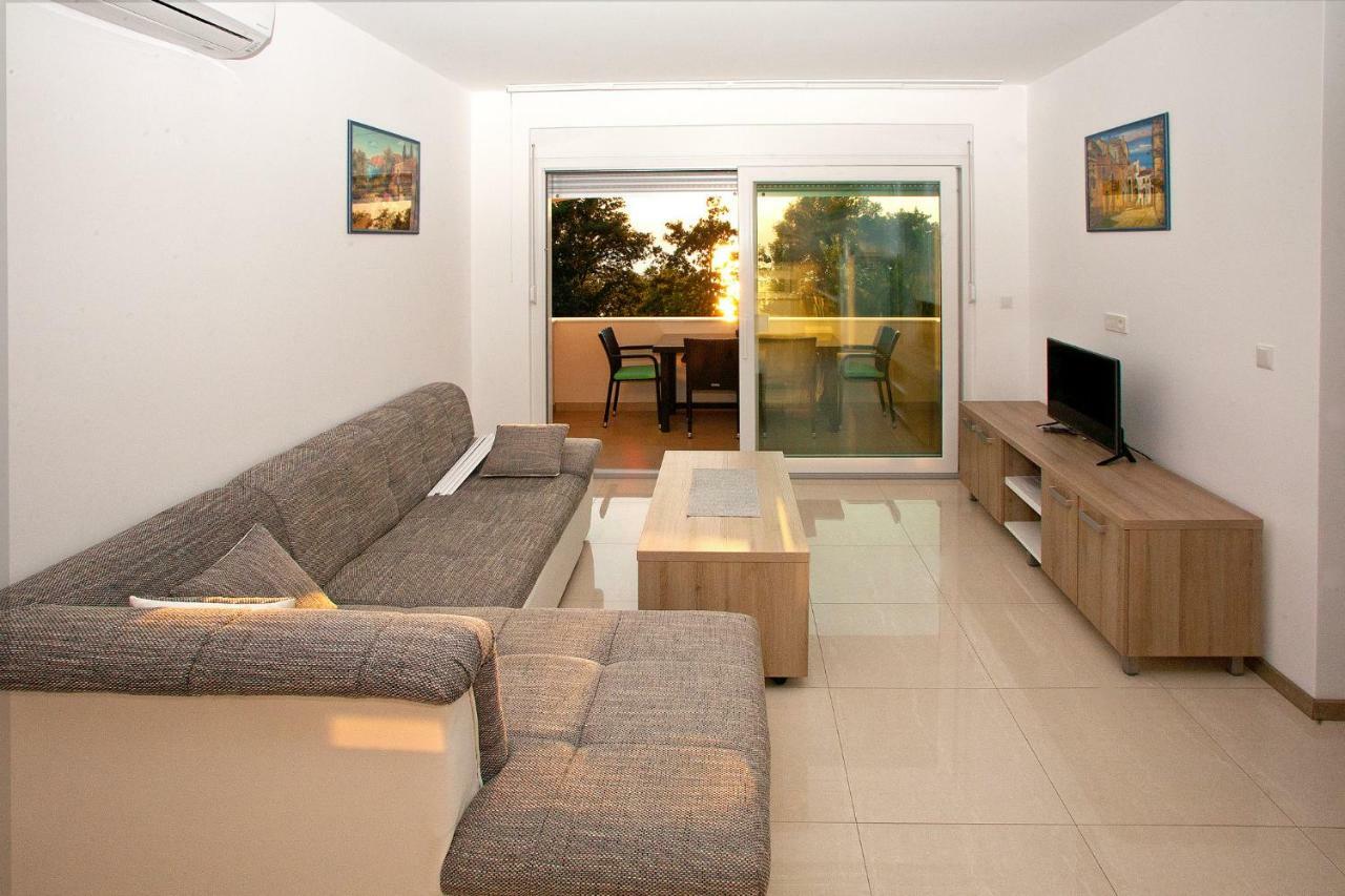 Apartments Maslina II Njivice Kültér fotó