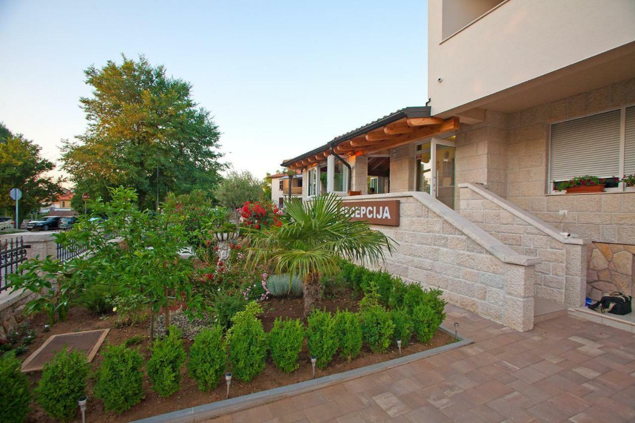 Apartments Maslina II Njivice Kültér fotó