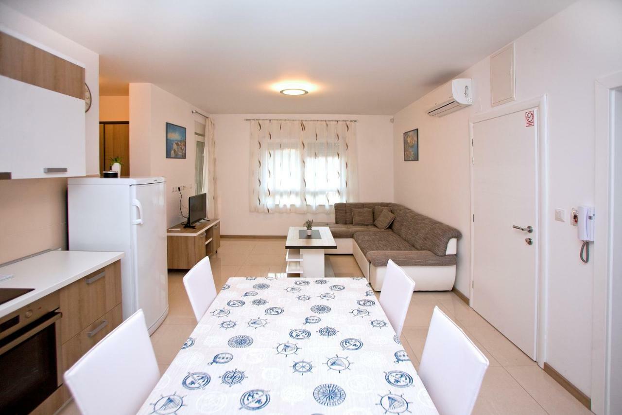 Apartments Maslina II Njivice Kültér fotó