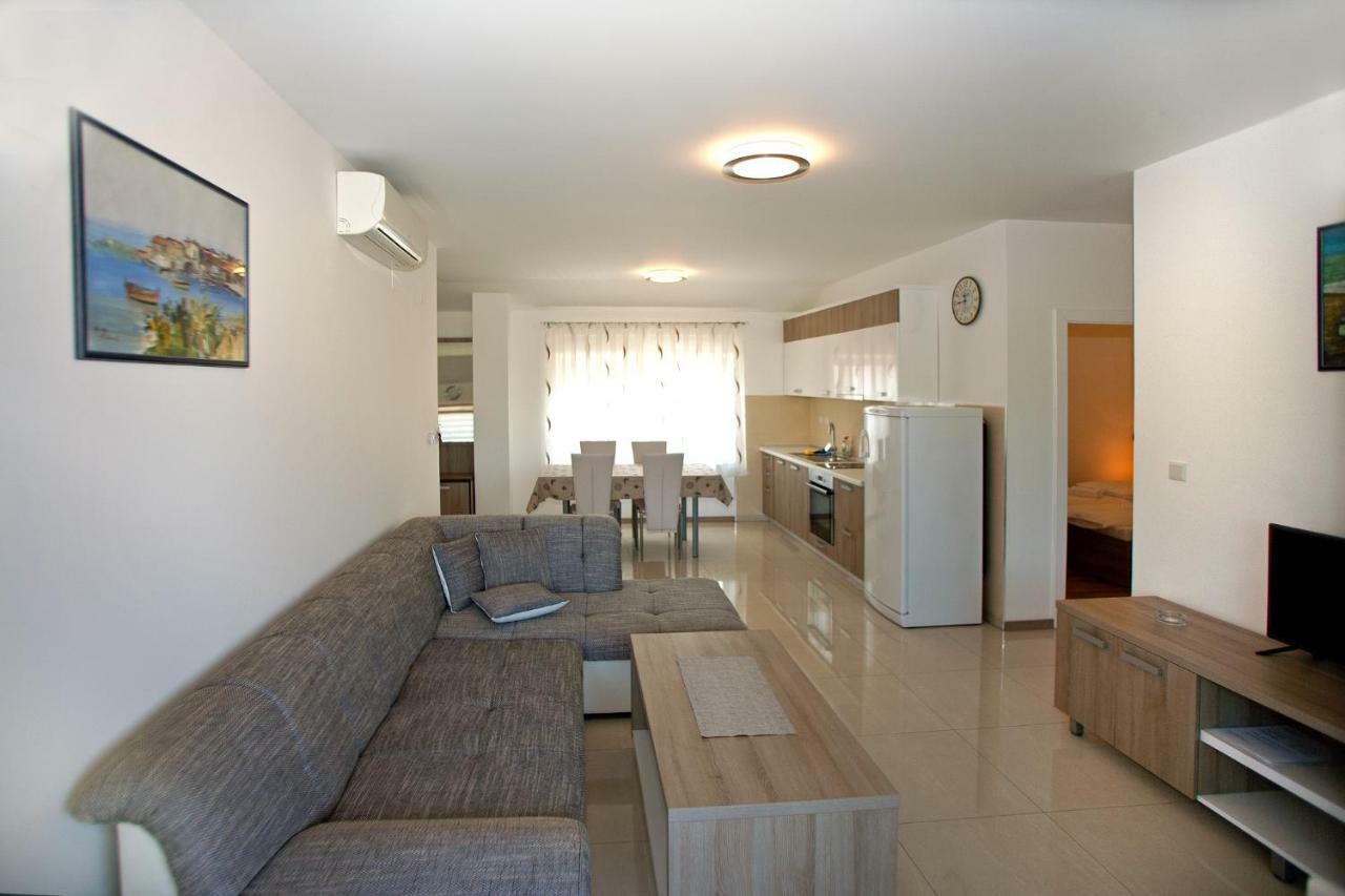 Apartments Maslina II Njivice Kültér fotó